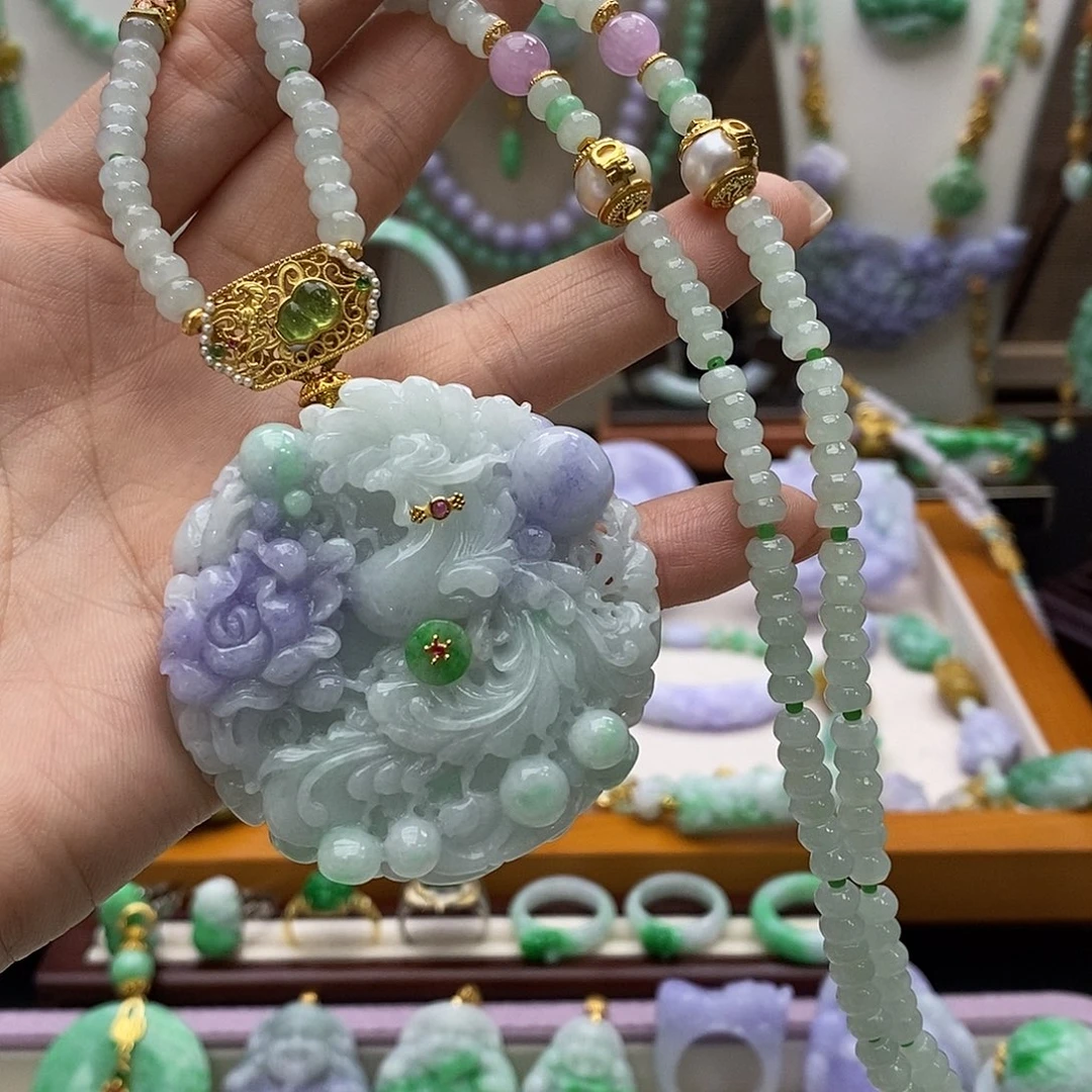 颈饰未镶嵌翡翠天然