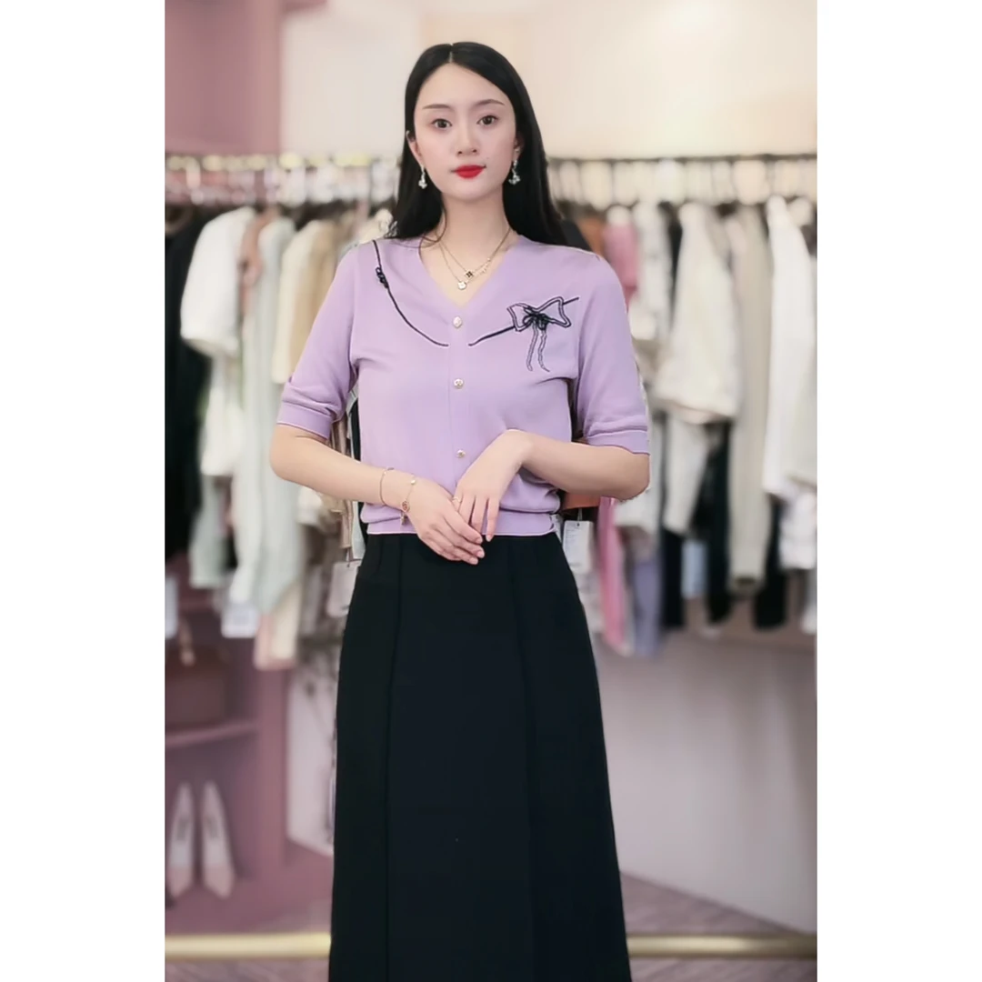 高斯雪岚【夏季新品】修身v领气质时尚套头衫24213133