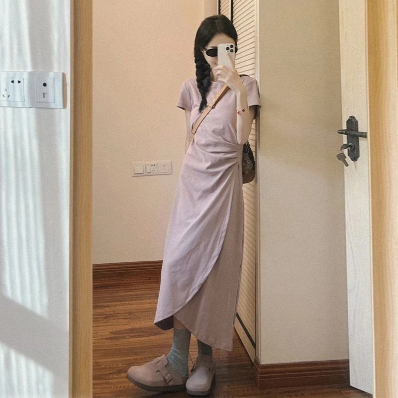 温柔粉紫色短袖连衣裙女2025夏季新款小个子褶皱收腰显瘦气质长裙