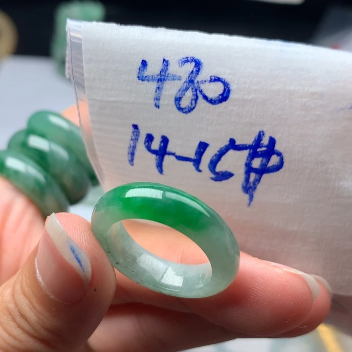 小***阳翡翠未镶嵌戒指戒圈