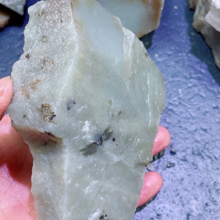 和田玉未镶嵌珠宝半成品