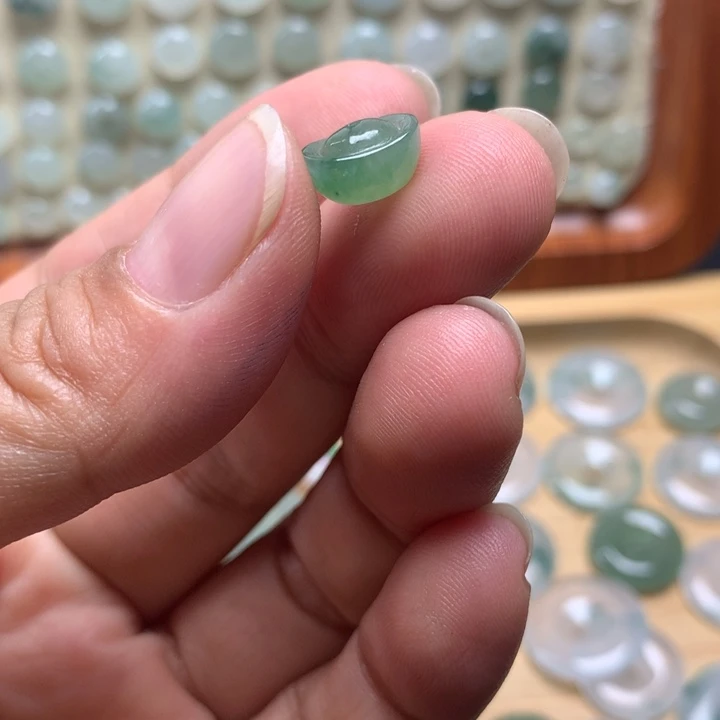 颈饰未镶嵌翡翠天然A货翡翠