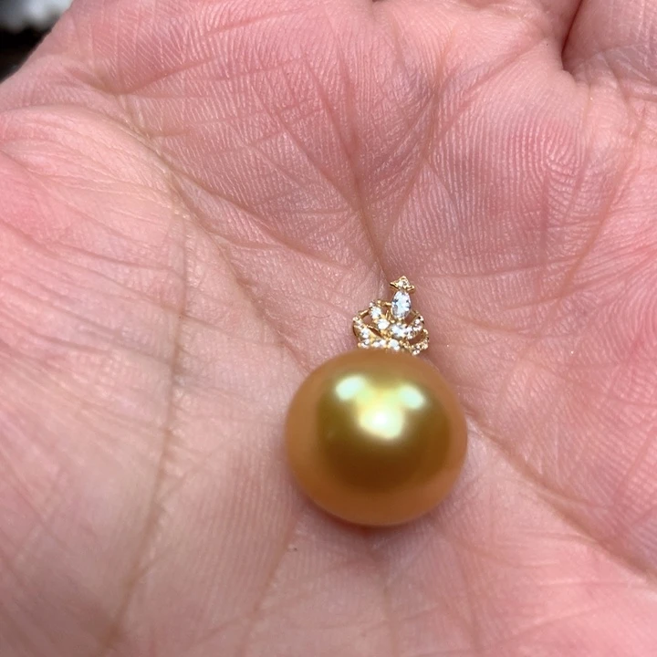 颈饰18K金镶嵌海水珍珠