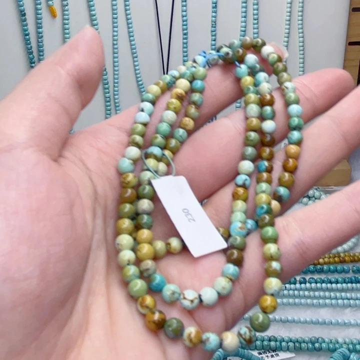 绿松石未镶嵌颈饰