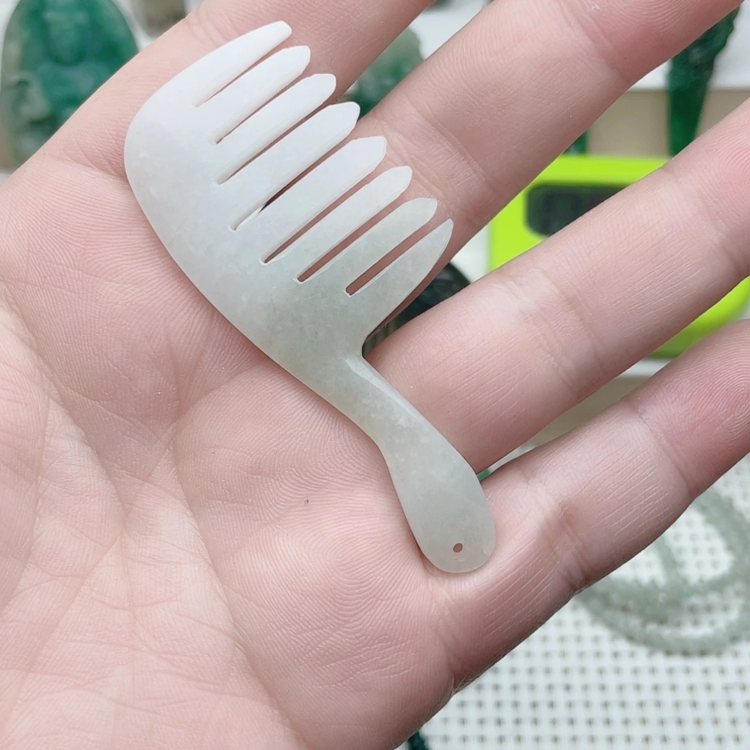 于***阑独山玉未镶嵌挂件