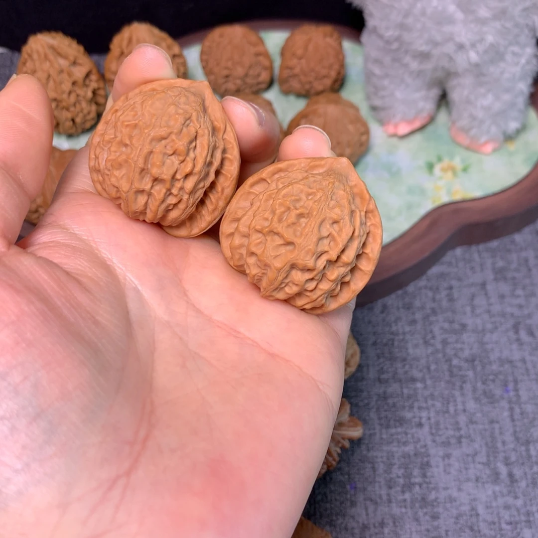 文玩核桃把件39金牛