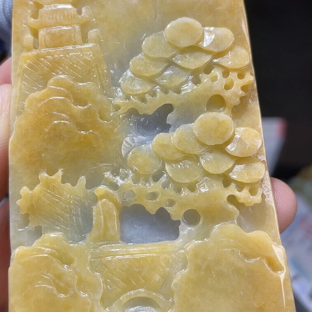 颈饰未镶嵌翡翠一个