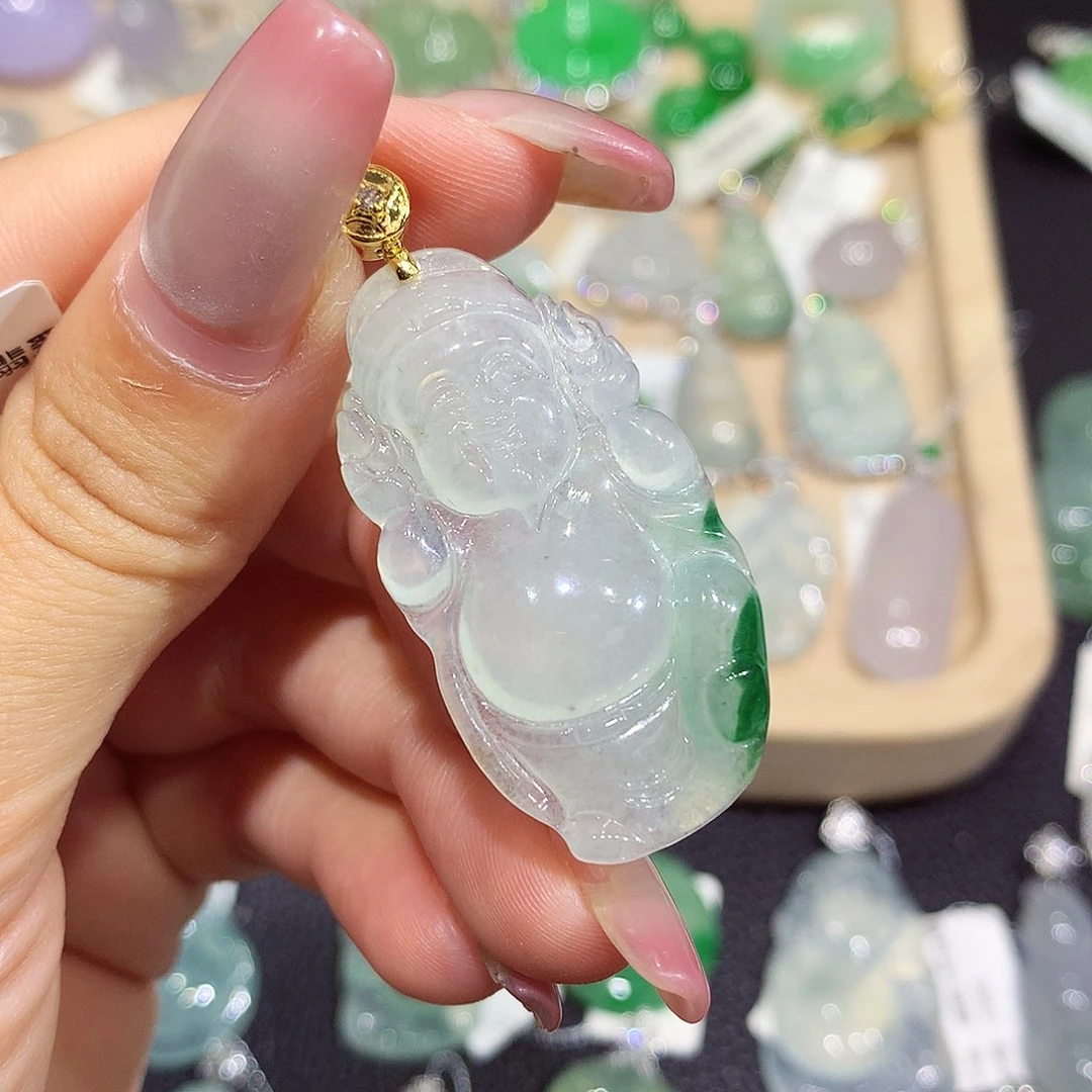 翡翠18K金镶嵌颈饰翡翠