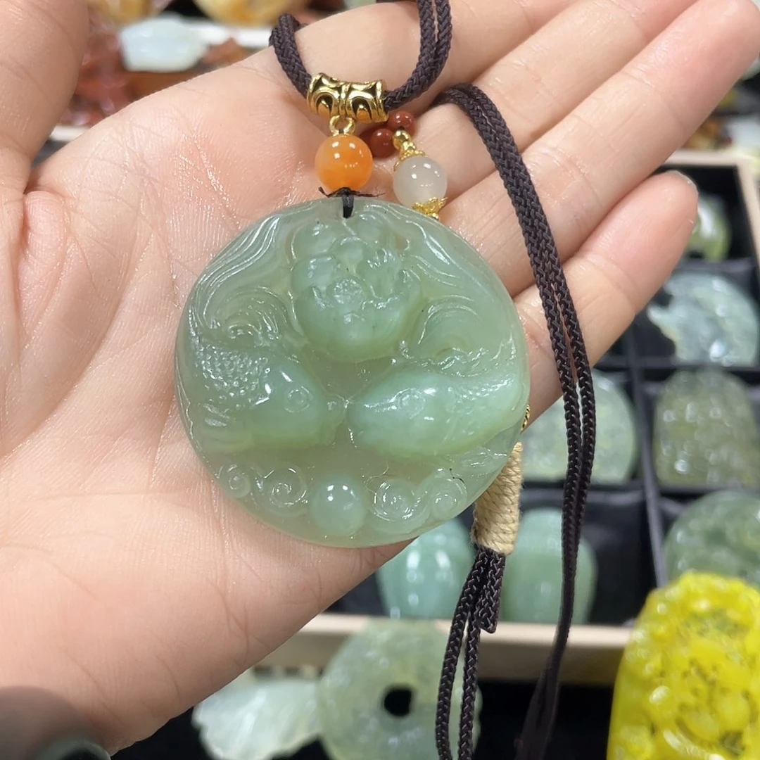 蛇纹石玉颈饰未镶嵌