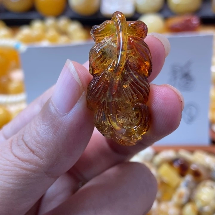 琥珀未镶嵌珠宝奇石