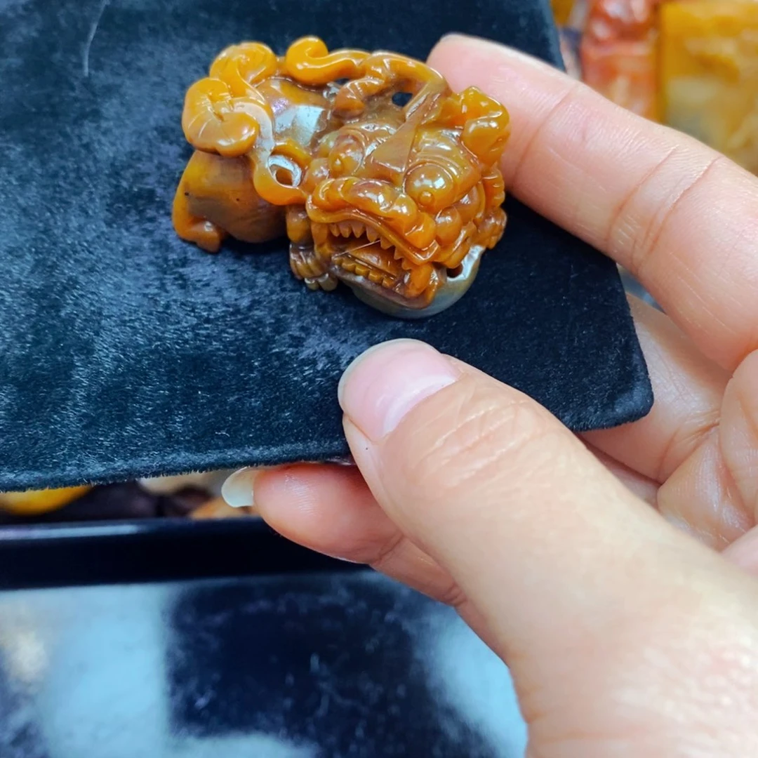 未镶嵌石英质玉（黄龙玉）吊坠(不含链)