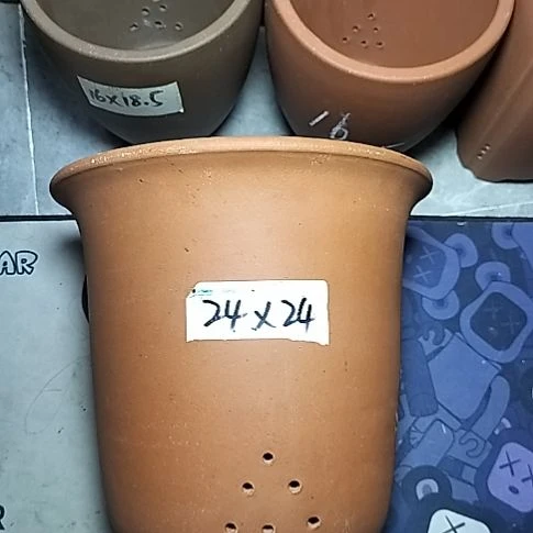 红泥特大金钟一个
