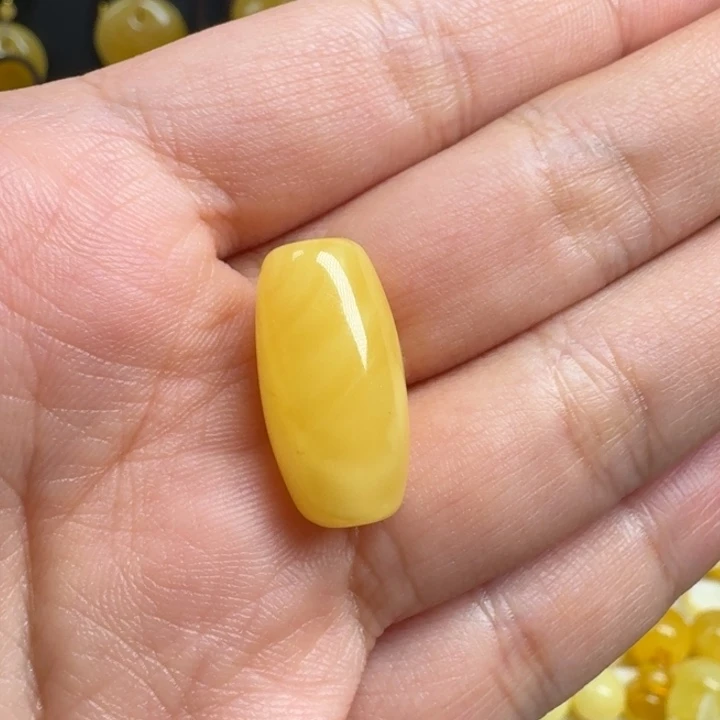 蜜蜡未镶嵌珠宝奇石