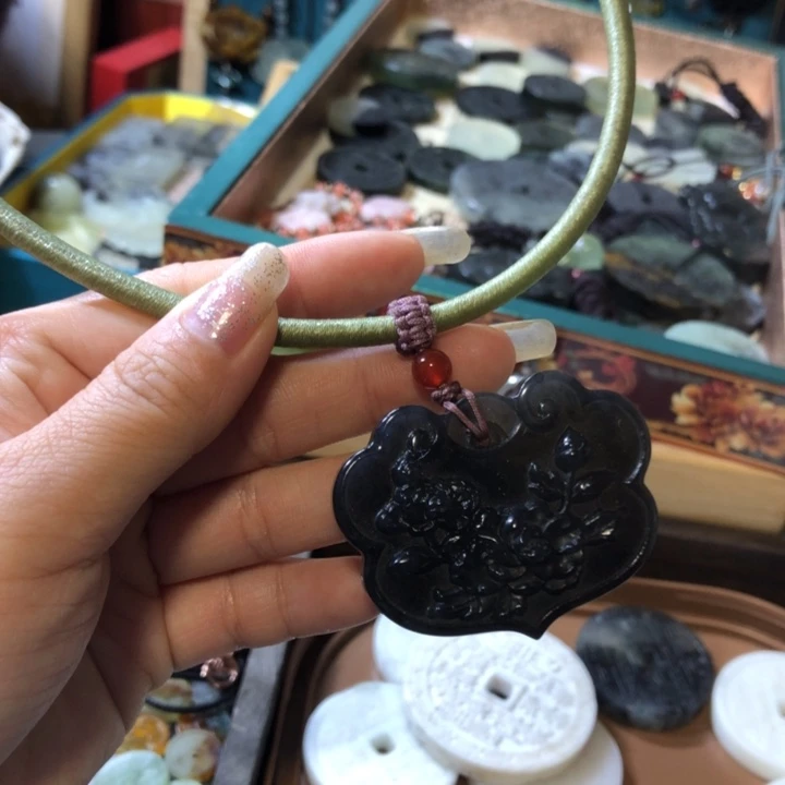 岫玉未镶嵌岫玉挂件