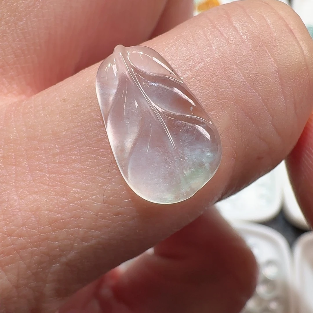 翡翠未镶嵌颈饰树叶