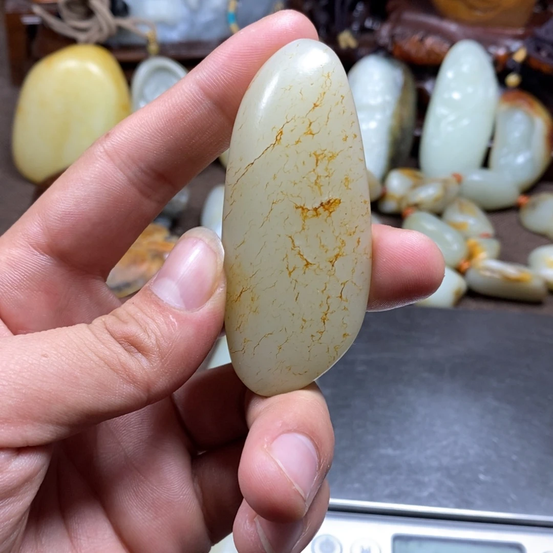 和田玉未镶嵌把件