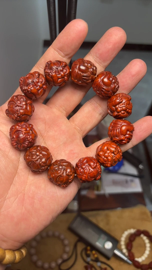 印度小叶紫檀，泥料貔貅抱球2.0单圈
