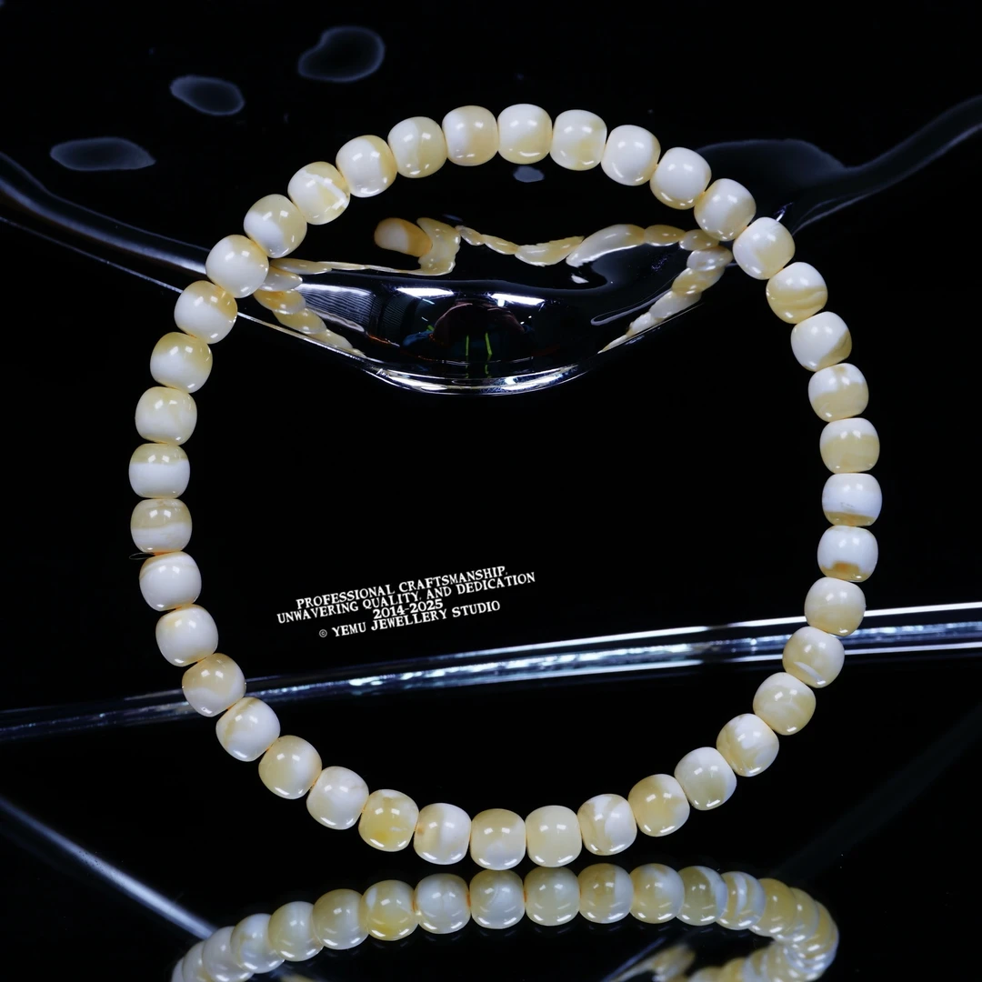 5毫米金瓷白溶洞老型手串编号200293 一物一拍 天然俄料蜜蜡