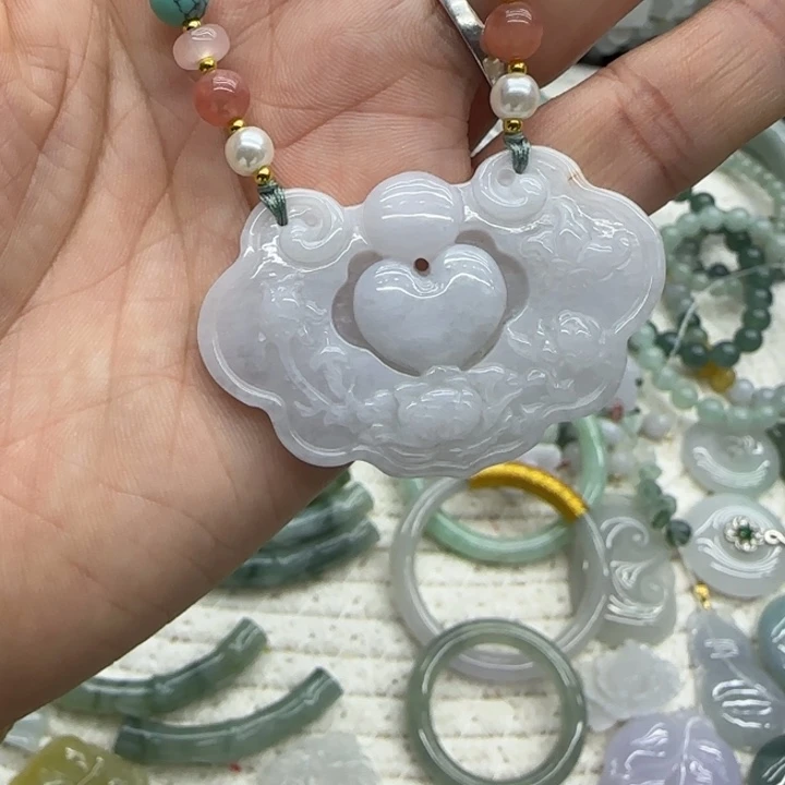 翡翠未镶嵌手链锁牌