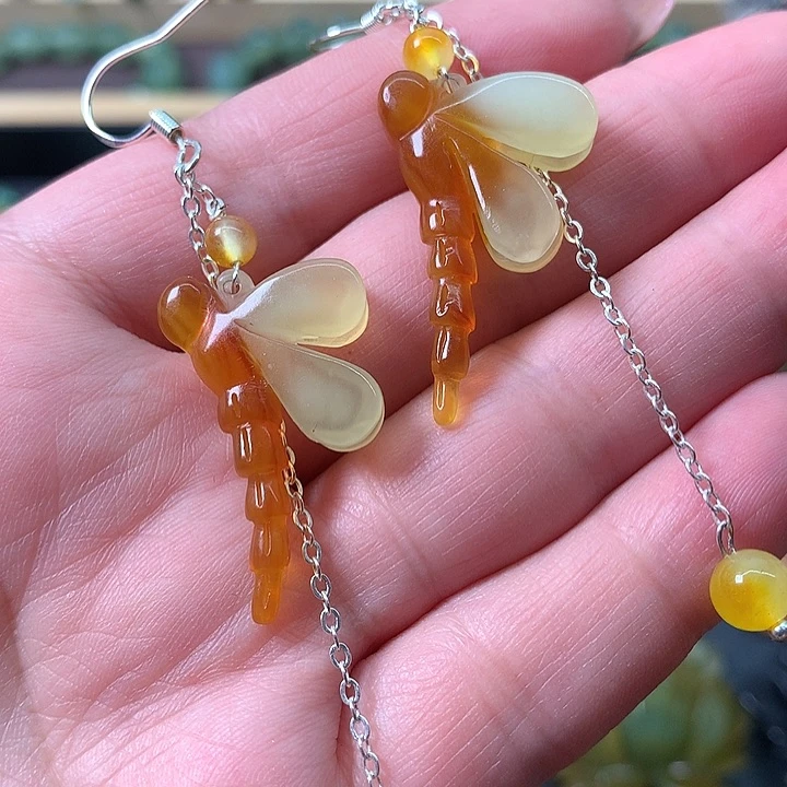 未镶嵌蛇纹石玉耳饰