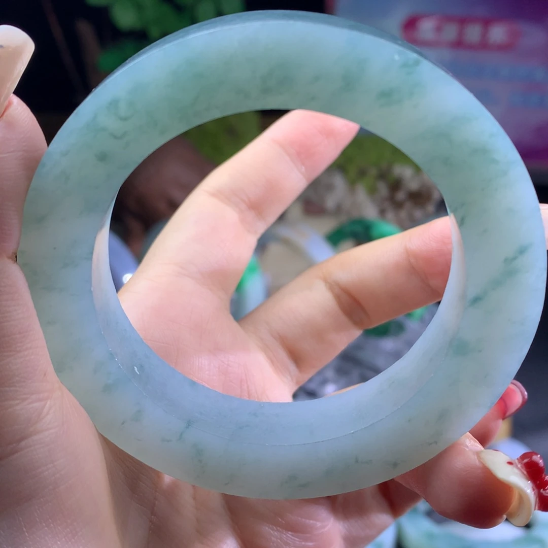 定制翡翠翡翠未镶嵌美***来