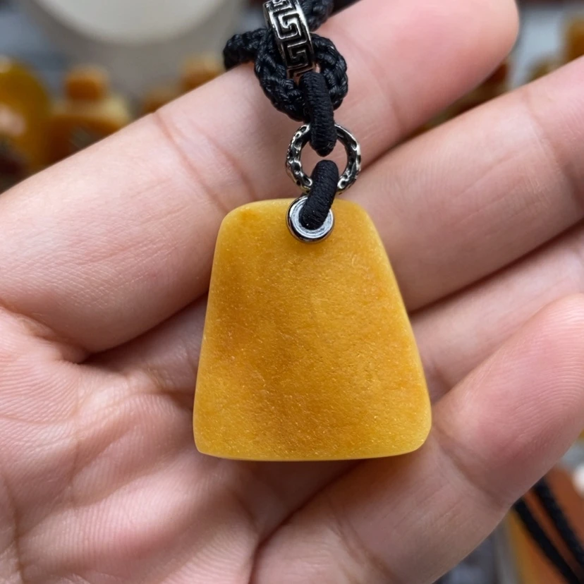 【闪购商品】琥珀颈饰未镶嵌