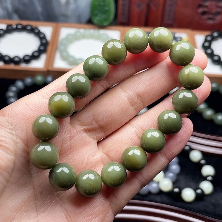 S***o和田玉未镶嵌手串