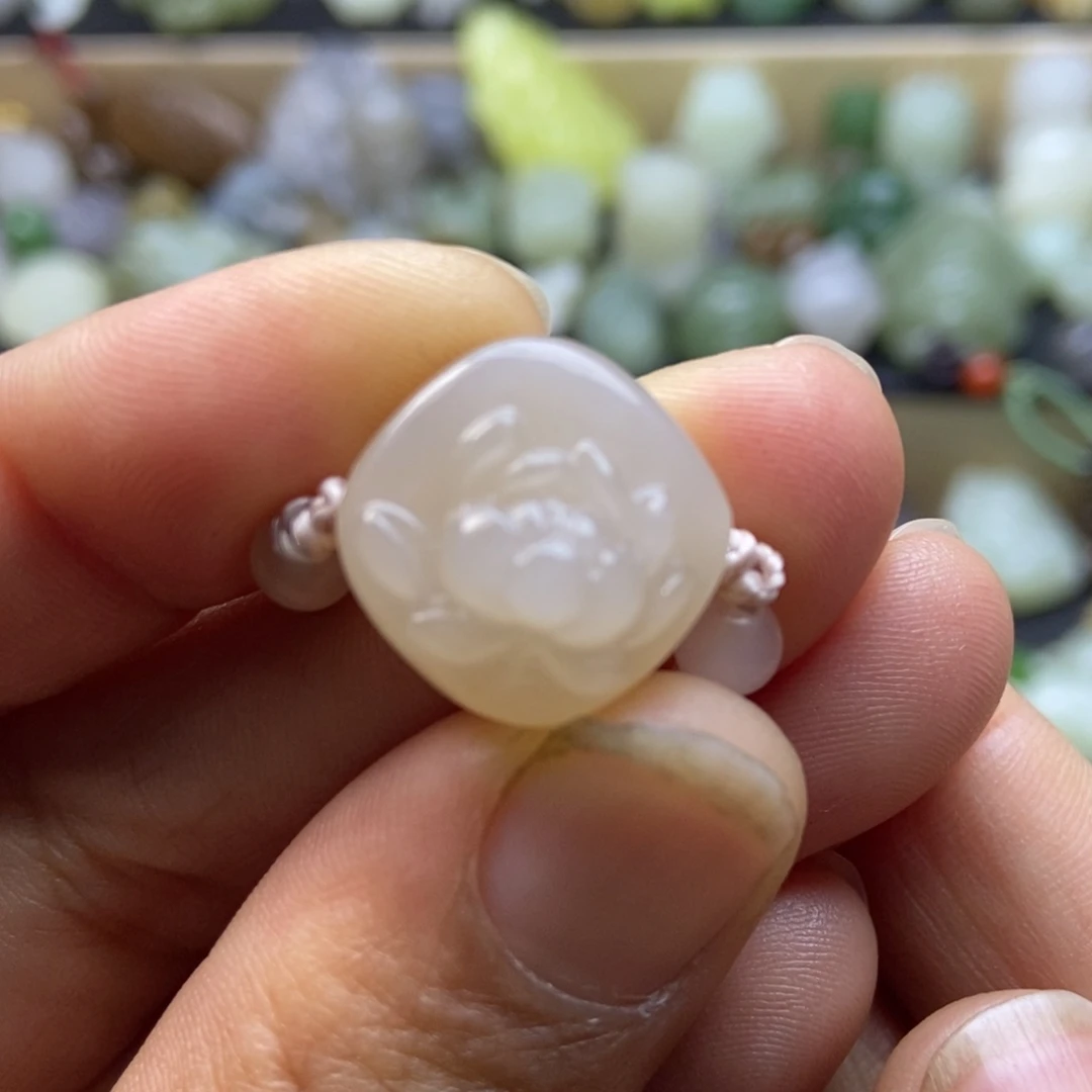 和田玉颈饰未镶嵌y****Z