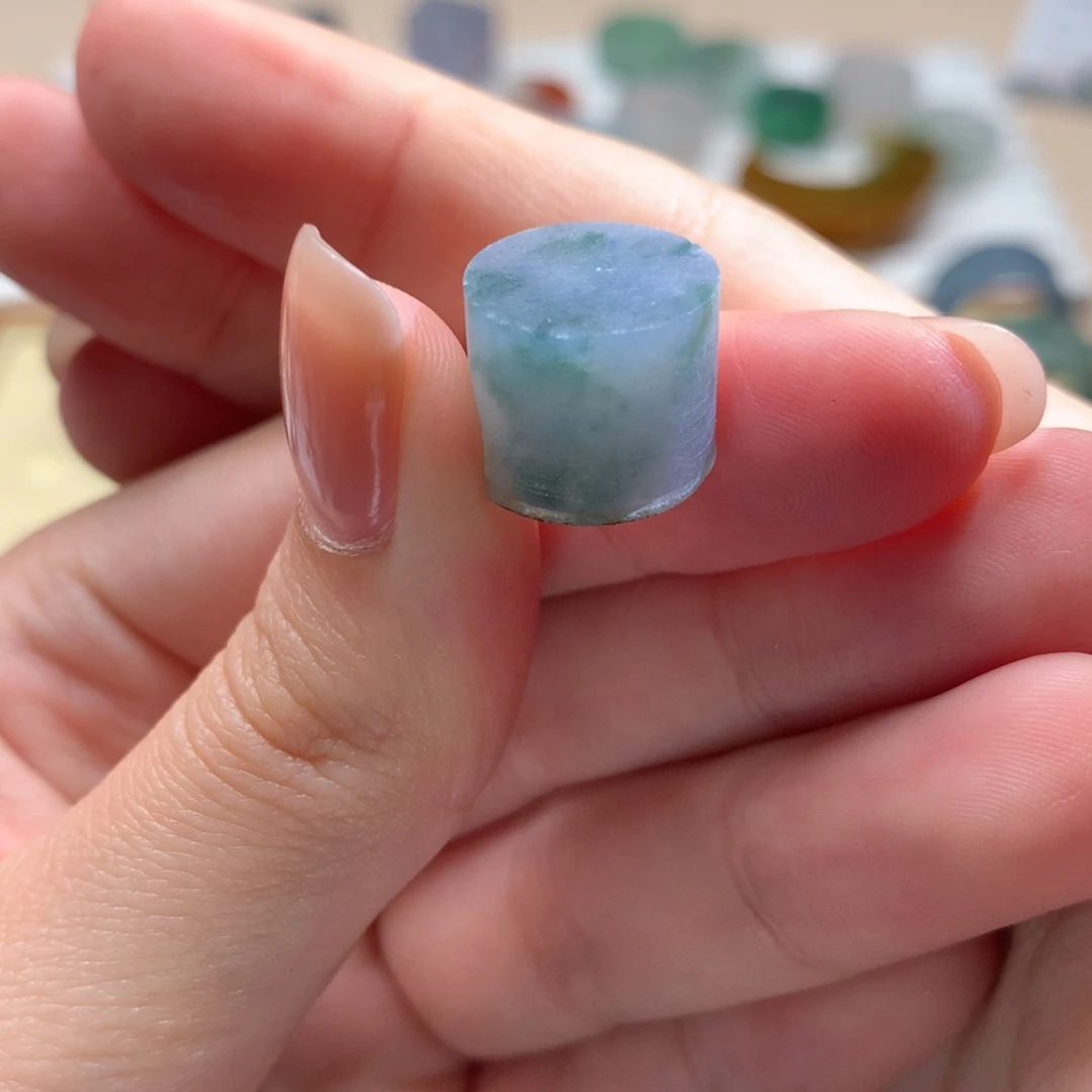 定制翡翠未镶嵌持**潜微瑕 放漏 蓝紫绿飘花 宠爱价