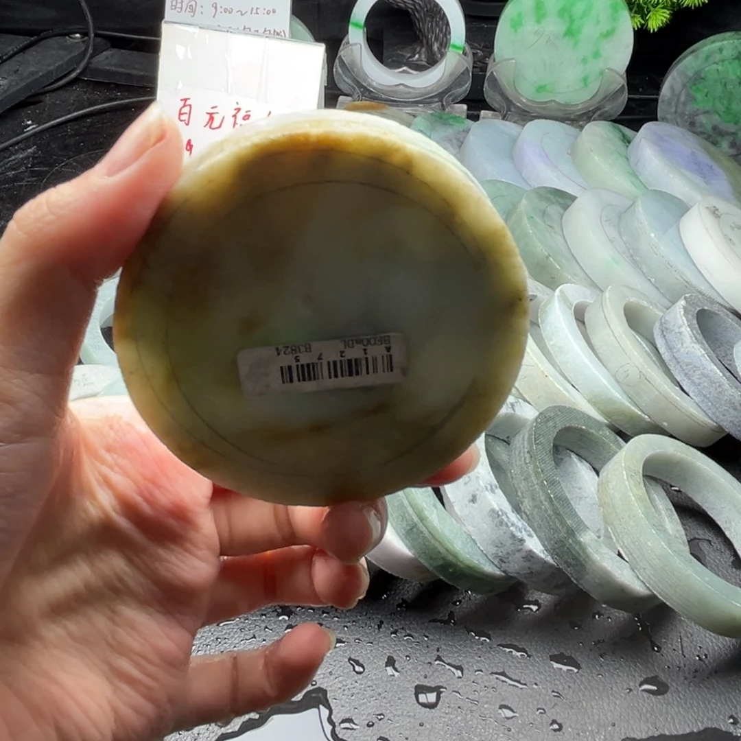 未镶嵌翡翠手镯定制翡翠
