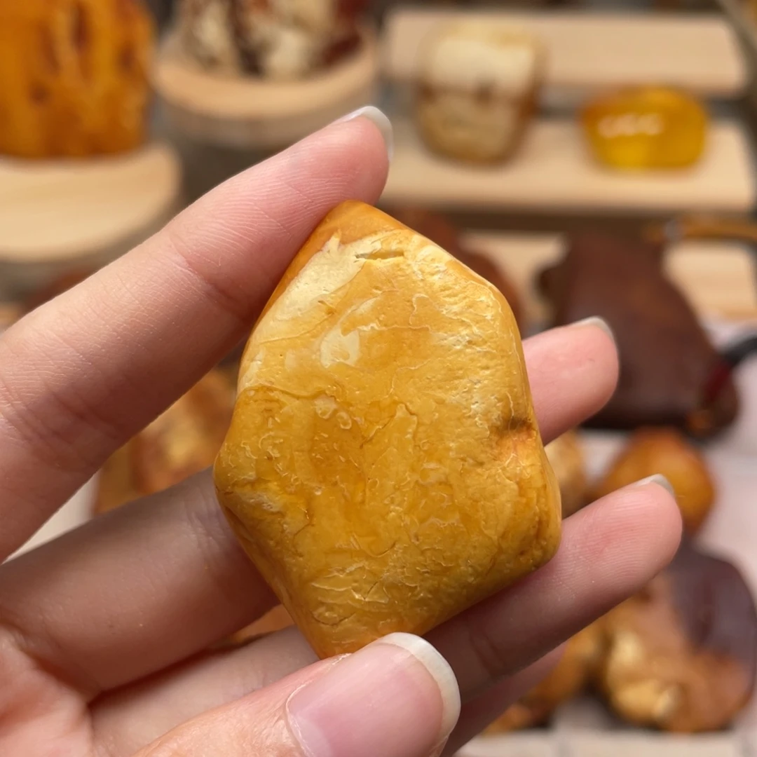 琥珀未镶嵌珠宝奇石