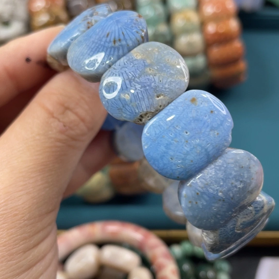 未镶嵌手镯硅化玉