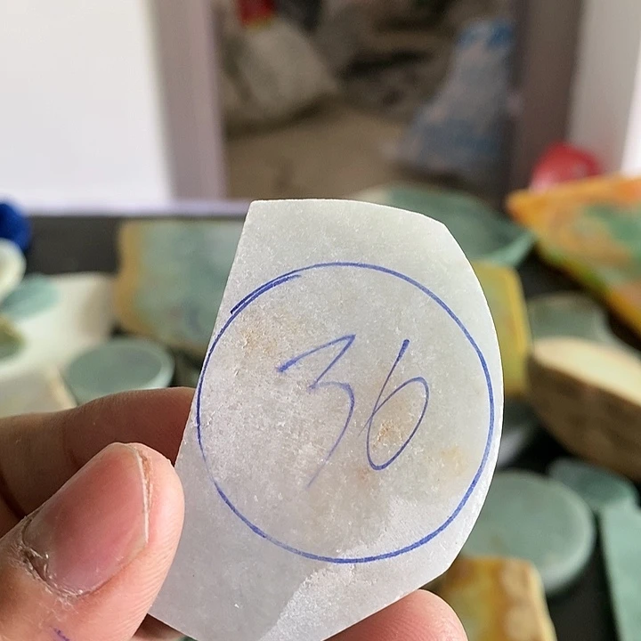 翡翠未镶嵌颈饰我