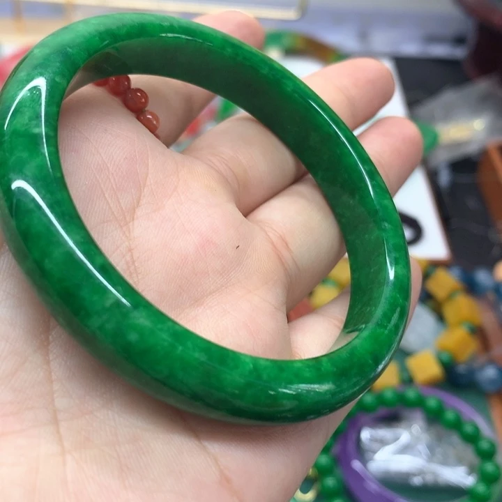 颈饰未镶嵌翡翠吊坠