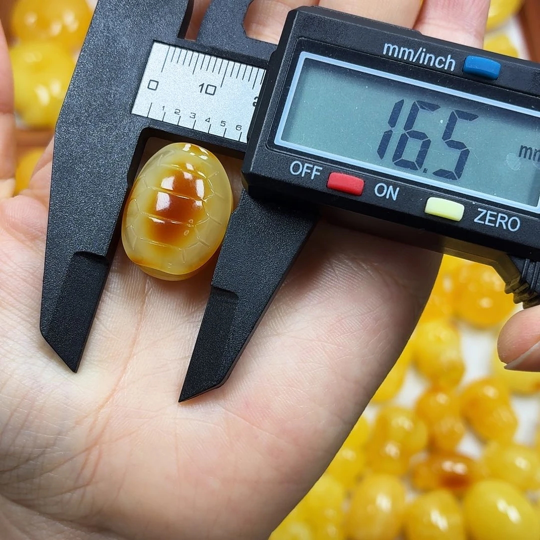 蜜蜡未镶嵌颈饰焦皮浓蜡妖花富甲