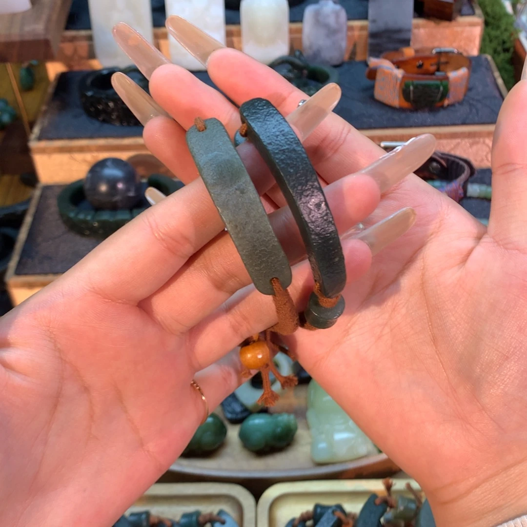 和田玉（糖玉）未镶嵌挂件