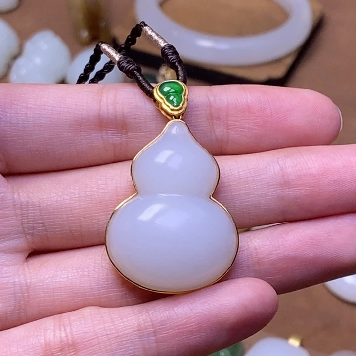 和田玉（白玉）18K金镶嵌颈饰羊脂白玉大葫芦