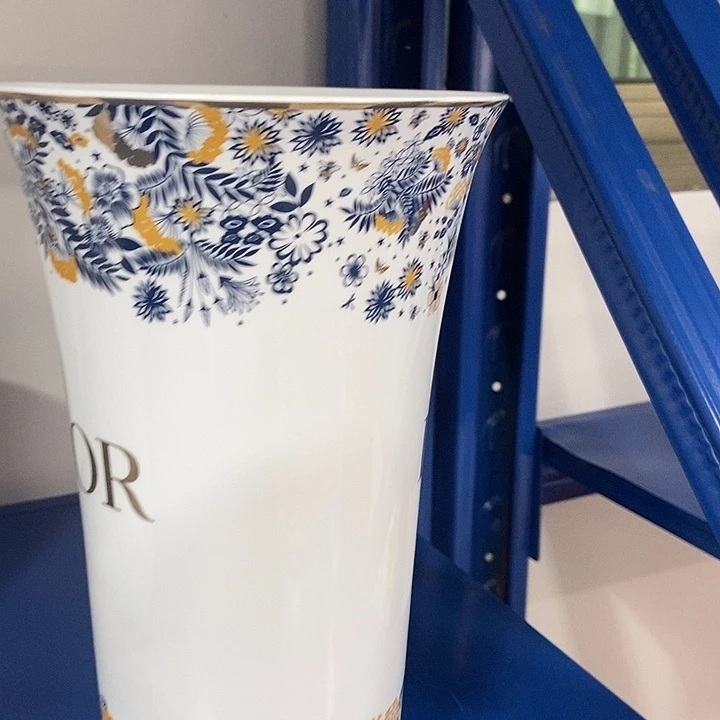 瓷片餐具餐具花瓶