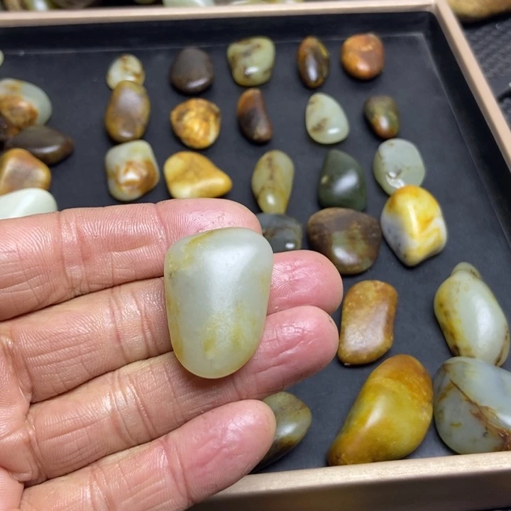 永***恒和田玉（糖玉）未镶嵌珠宝奇石