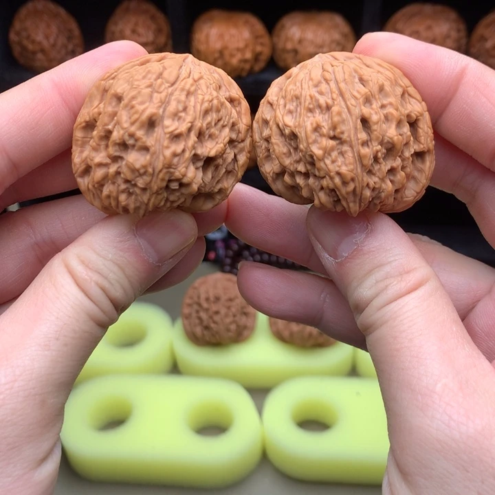 文玩核桃吊坠南疆