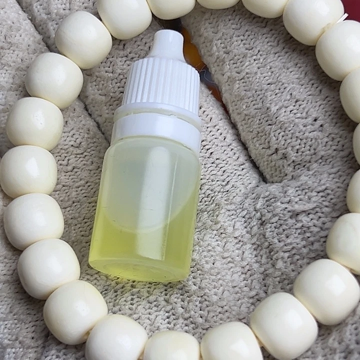 香榧木白色手串瑕疵