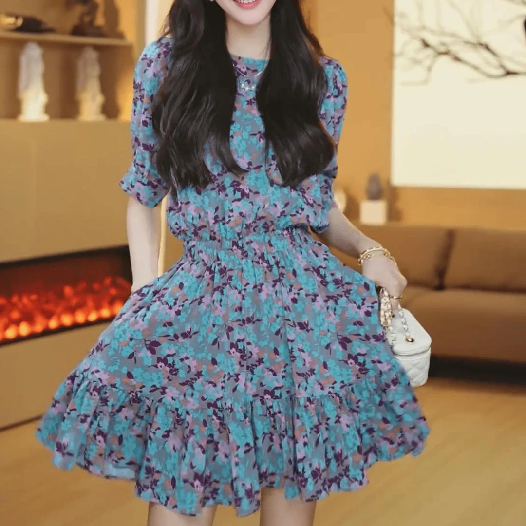 2025夏季新款法式碎花裙子连衣裙女设计感收腰显瘦圆领短袖茶歇裙