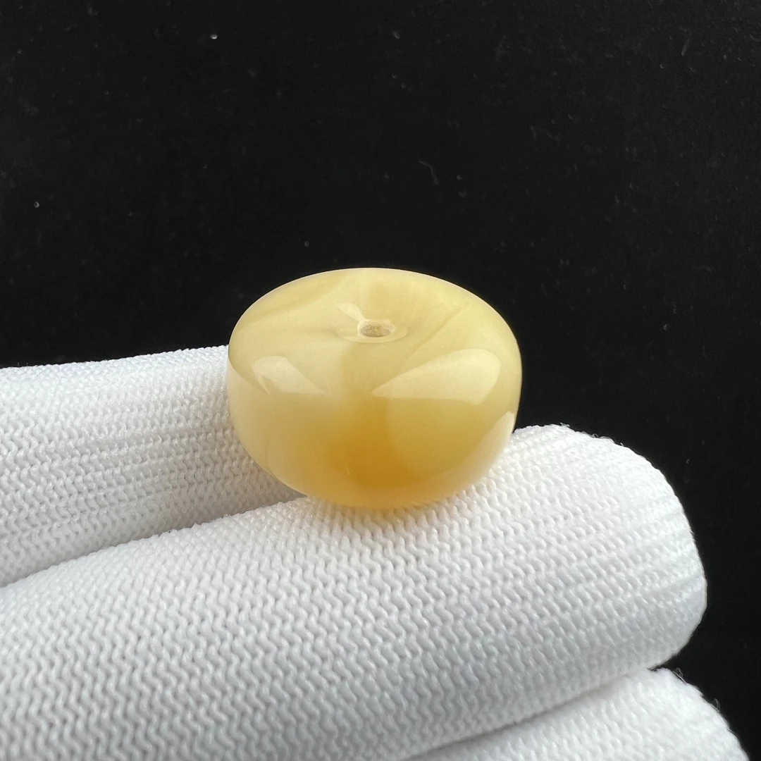 B1142瑕疵特价天然蜜蜡 墩子22.7x11.8mm支持鉴定假一罚十