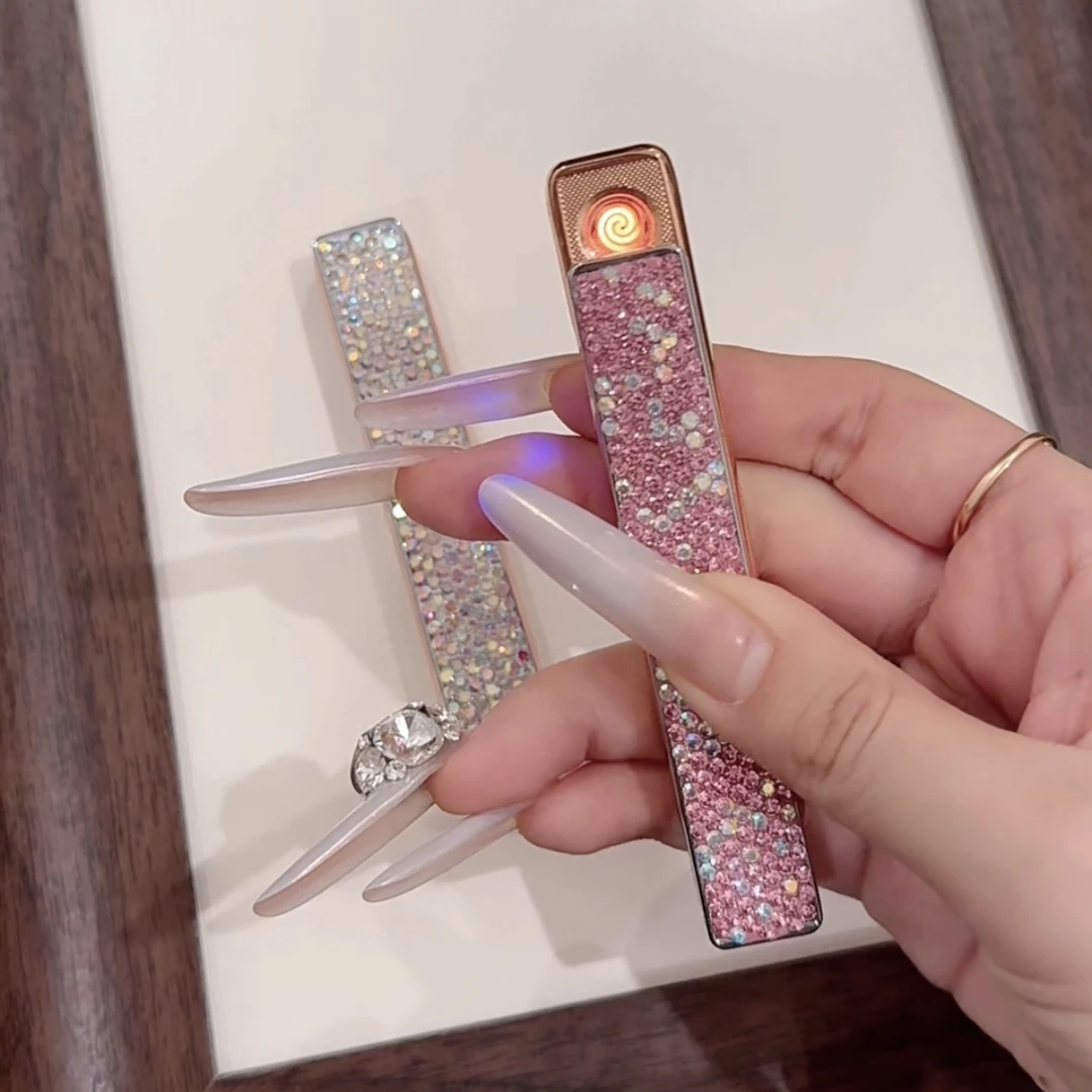 新款可爱水晶镶钻充电防风点烟器静音女士打火机送礼男女友礼物