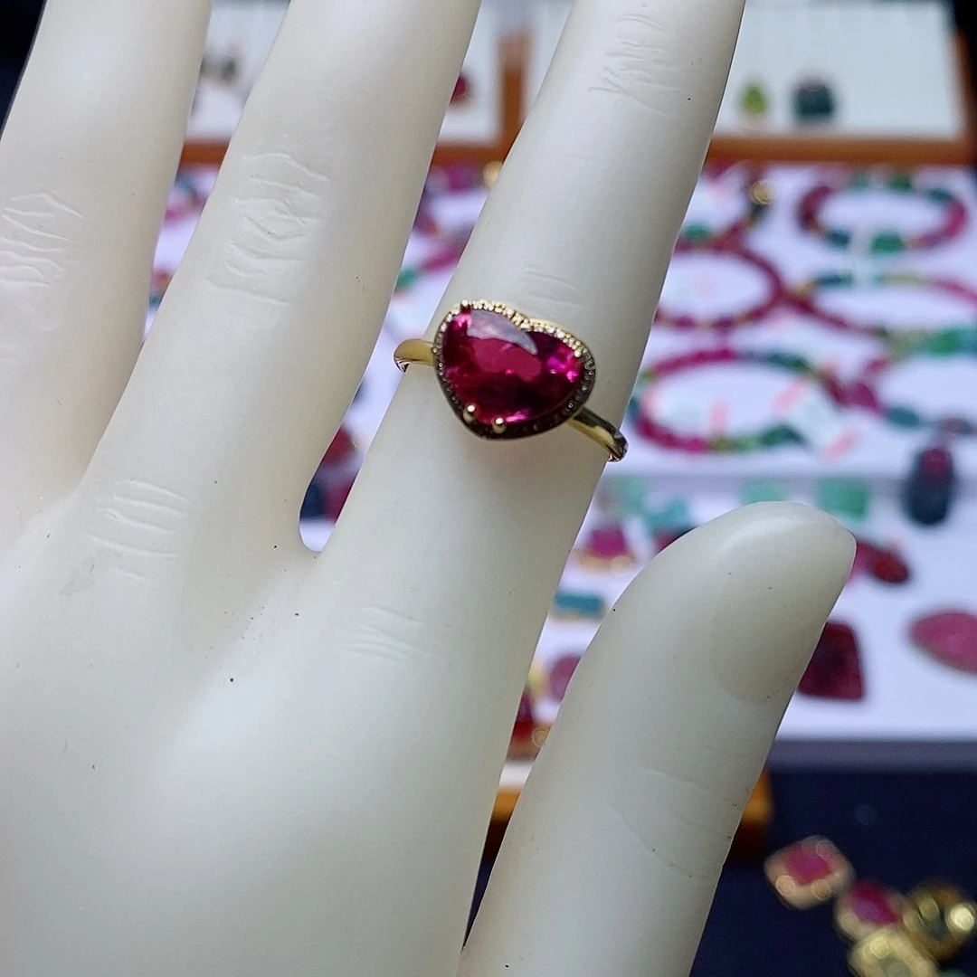 碧玺戒指18K金镶嵌碧玺戒指