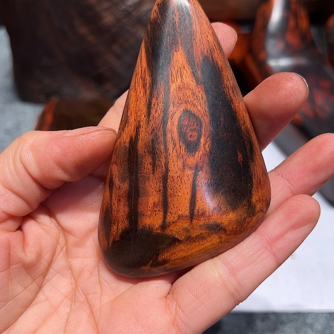 交趾黄檀（大红酸枝）m**s