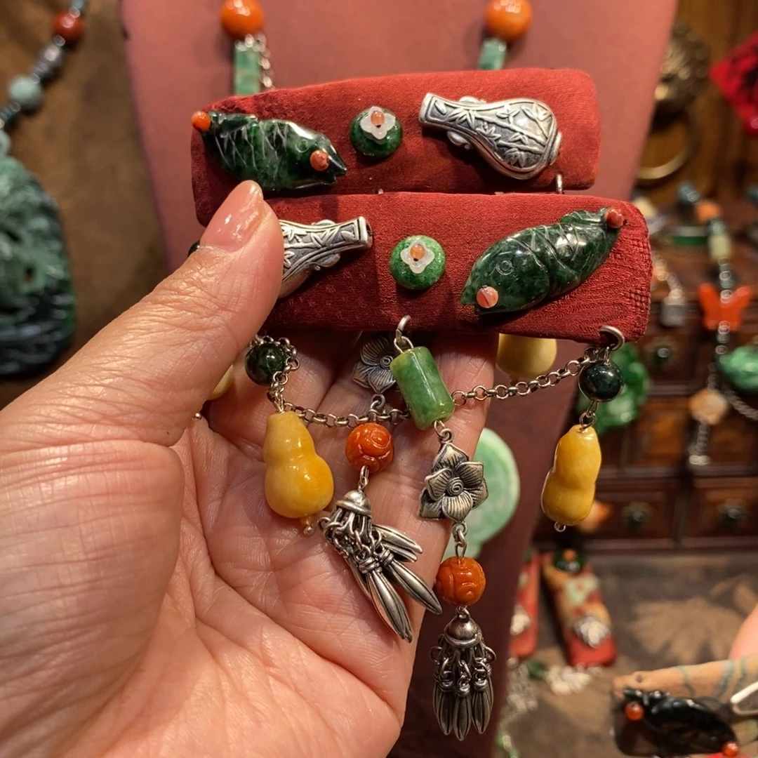 翡翠吊坠(赠链)未镶嵌