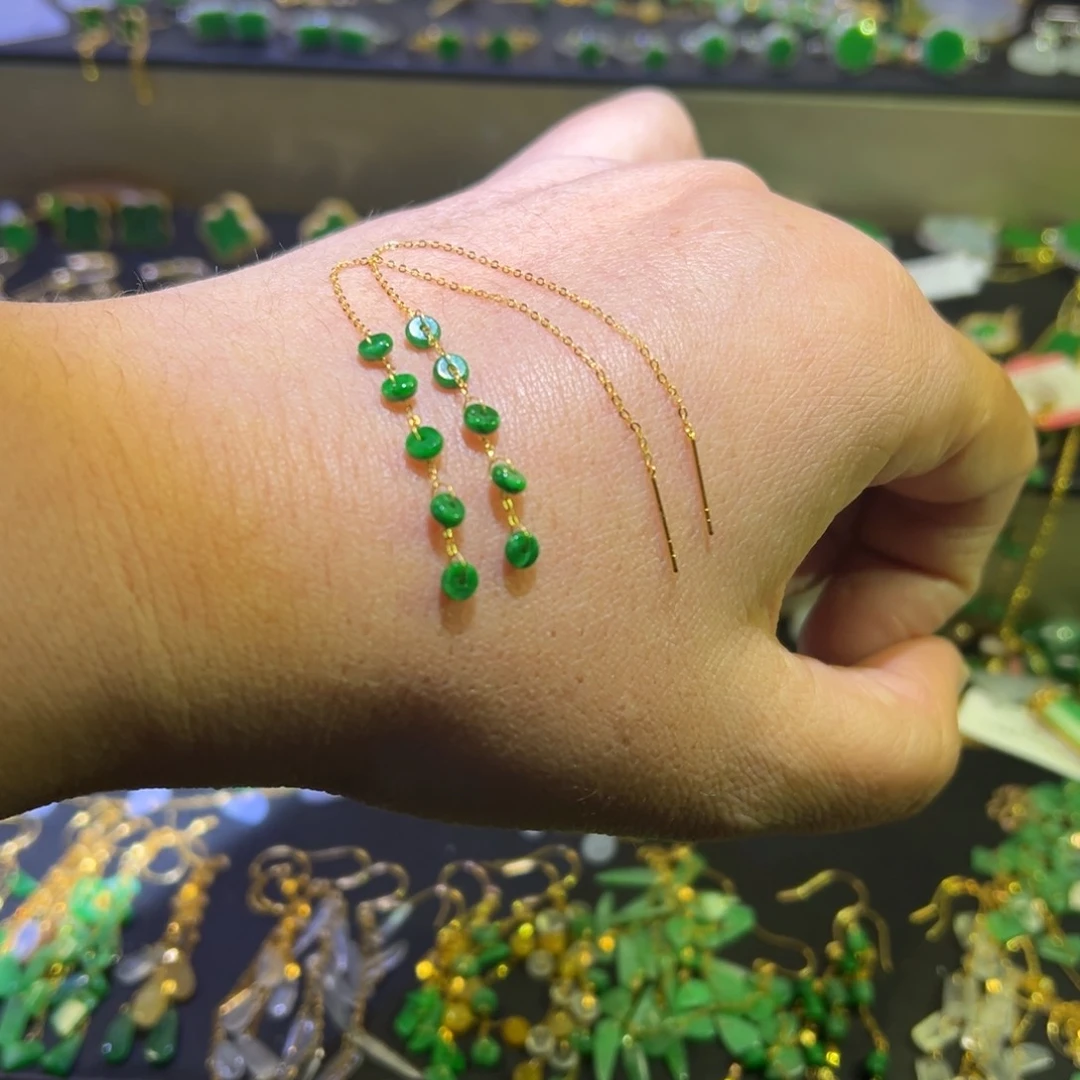 颈饰18K金镶嵌翡翠耳线