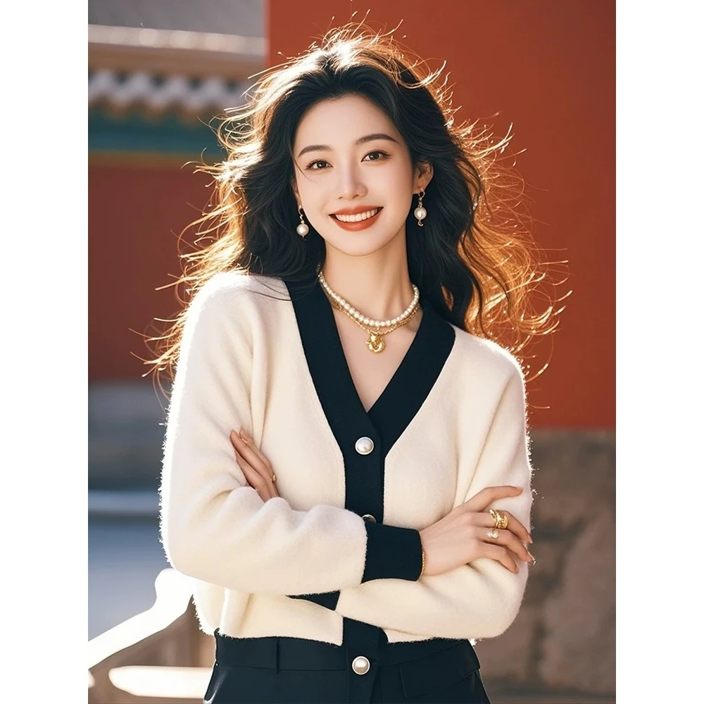 针织毛衣开衫女短款秋冬穿搭独特别致洋气撞色小香风v领打底上衣