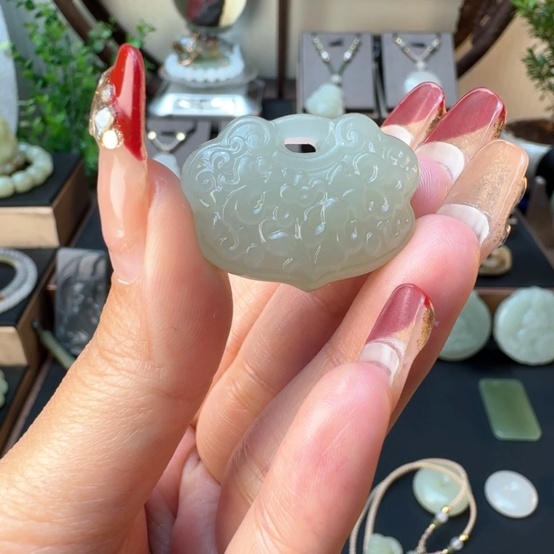 和田玉颈饰未镶嵌可*姐